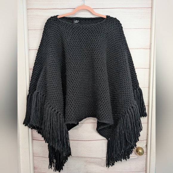 Echo Sweaters - Nwot ECHO very thick knit 🧶 poncho with fluffy trim